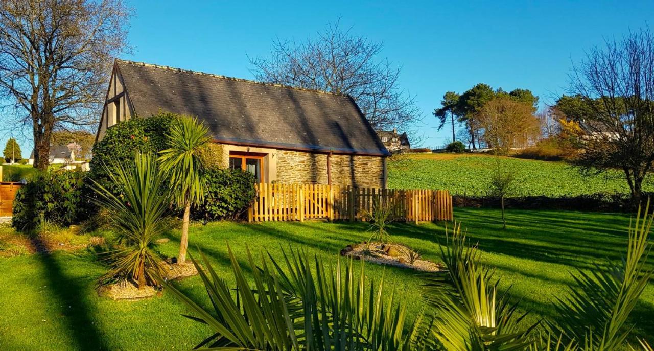 Le Vieux Moulin Gites - Detached Cottage With Garden Views And Pool Guegon Экстерьер фото