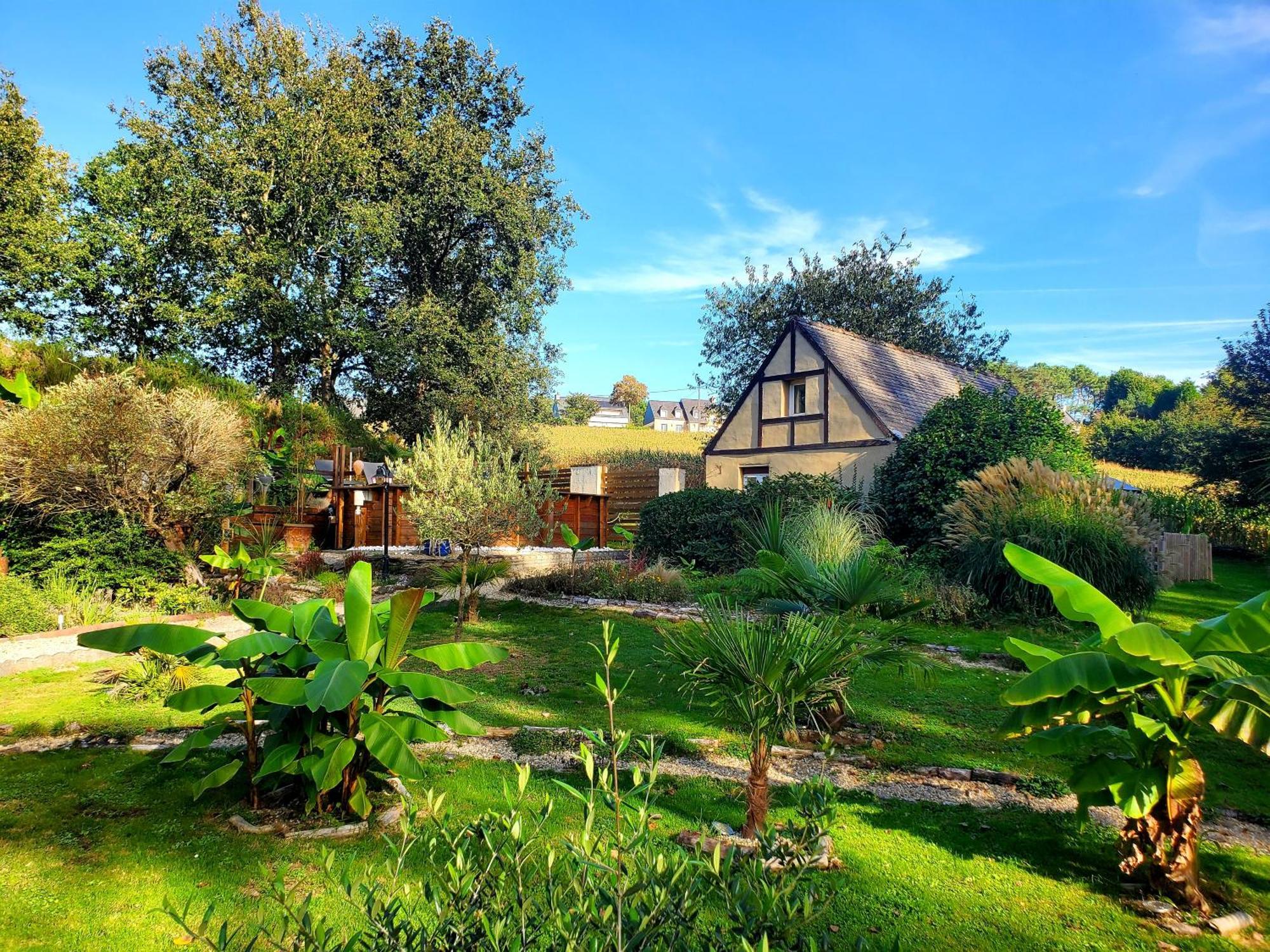 Le Vieux Moulin Gites - Detached Cottage With Garden Views And Pool Guegon Экстерьер фото